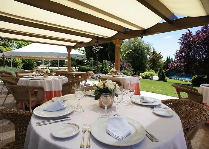 Отель Montermoso